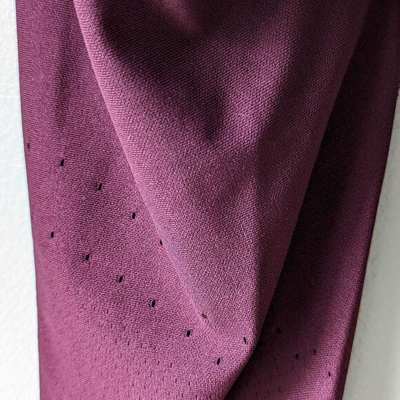 Lululemon Zoned In Tight Activewear Leggings Women's sz 4 in Cassis High Waist‎ - Picture 11 of 13